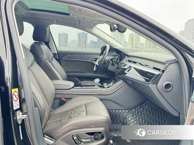 Audi A8 2023 Черный из Китая, фото 2