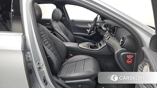 Mercedes-Benz E-Class W213 2022 Серебристо-серый из Кореи, фото 2