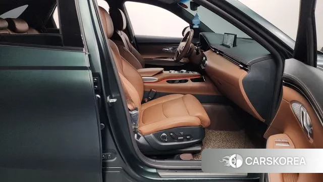 Genesis GV70 2022 Темно-зеленый из Кореи, фото 2