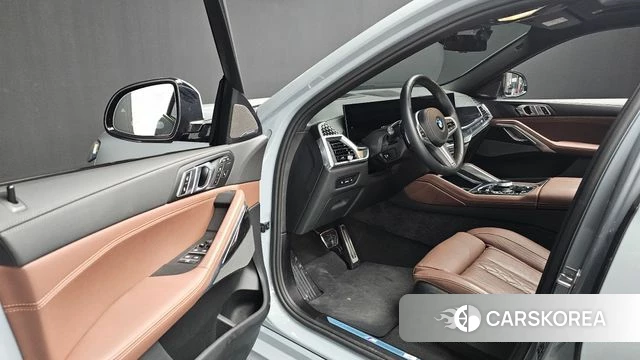 BMW X6 (G06) 2025 Серебристо-серый из Кореи, фото 2