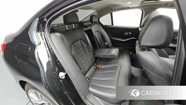 BMW 3 Series (G20) 2021 Черный из Кореи, фото 2
