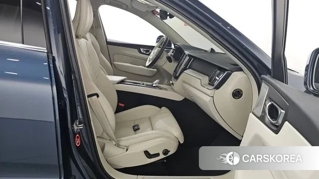 Volvo XC60 second Generation 2022 Синий из Кореи, фото 2