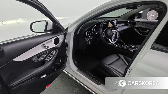 Mercedes-Benz C-Class W205 2020 Белый из Кореи, фото 2