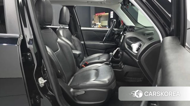 Jeep Renegade 2018 Черный из Кореи, фото 2