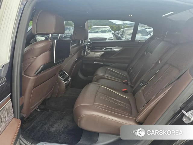 BMW 7 Series (G11) 2018 Черный из Кореи, фото 2