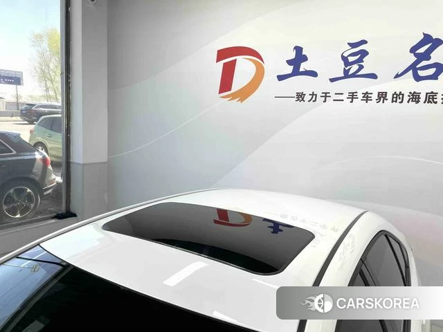 Toyota Corolla 2022 Белый из Китая, фото 2