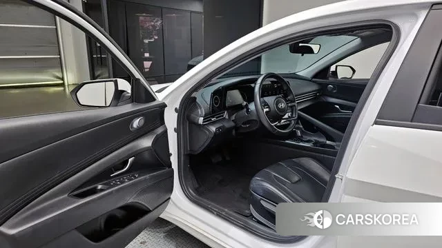 Hyundai The New Avante (CN7) 2024 Белый из Кореи, фото 2