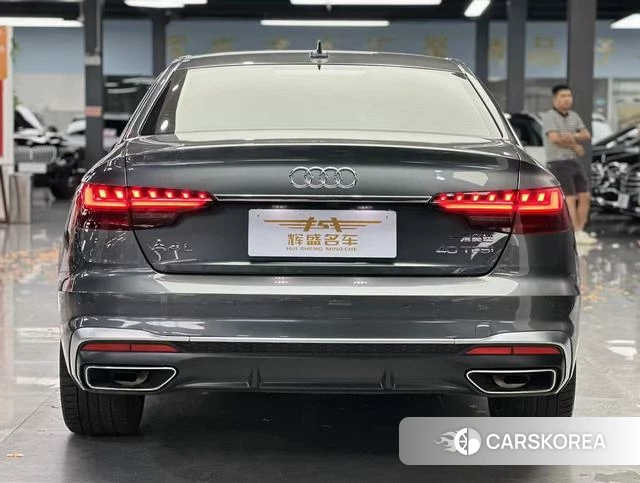 Audi A4L 2022 Темно-серый из Китая, фото 2
