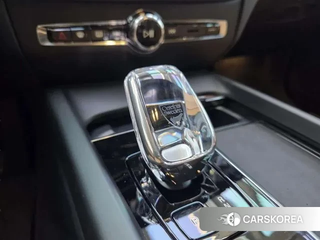 Volvo V60 Cross-Country 2nd Generation 2025 Серый из Кореи, фото 2