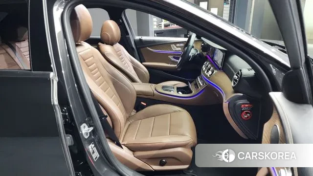 Mercedes-Benz E-Class W213 2022 Серый из Кореи, фото 2