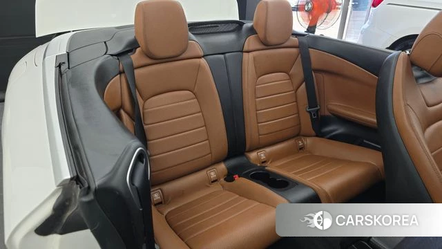 Mercedes-Benz C-Class W205 2018 Белый из Кореи, фото 2