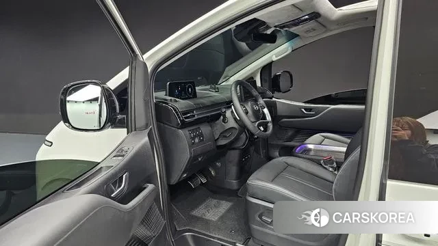 Hyundai Staria 2025 Белый из Кореи, фото 2