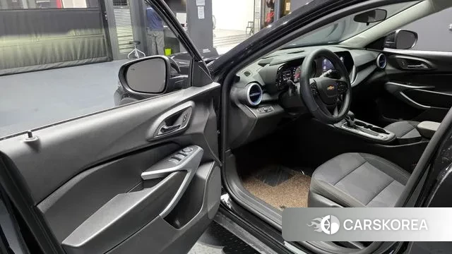 Chevrolet (GM Daewoo) Trax Crossover 2024 Черный из Кореи, фото 2