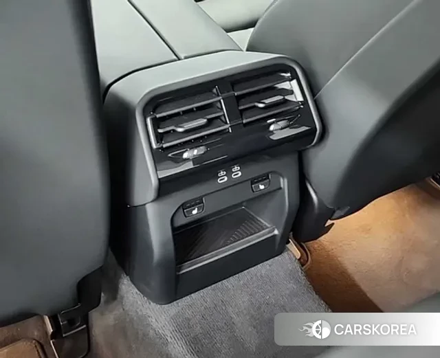 BMW 5 Series (G60) 2024 Черный из Кореи, фото 2