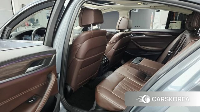 BMW 5 Series (G30) 2018 Небесно-голубой из Кореи, фото 2
