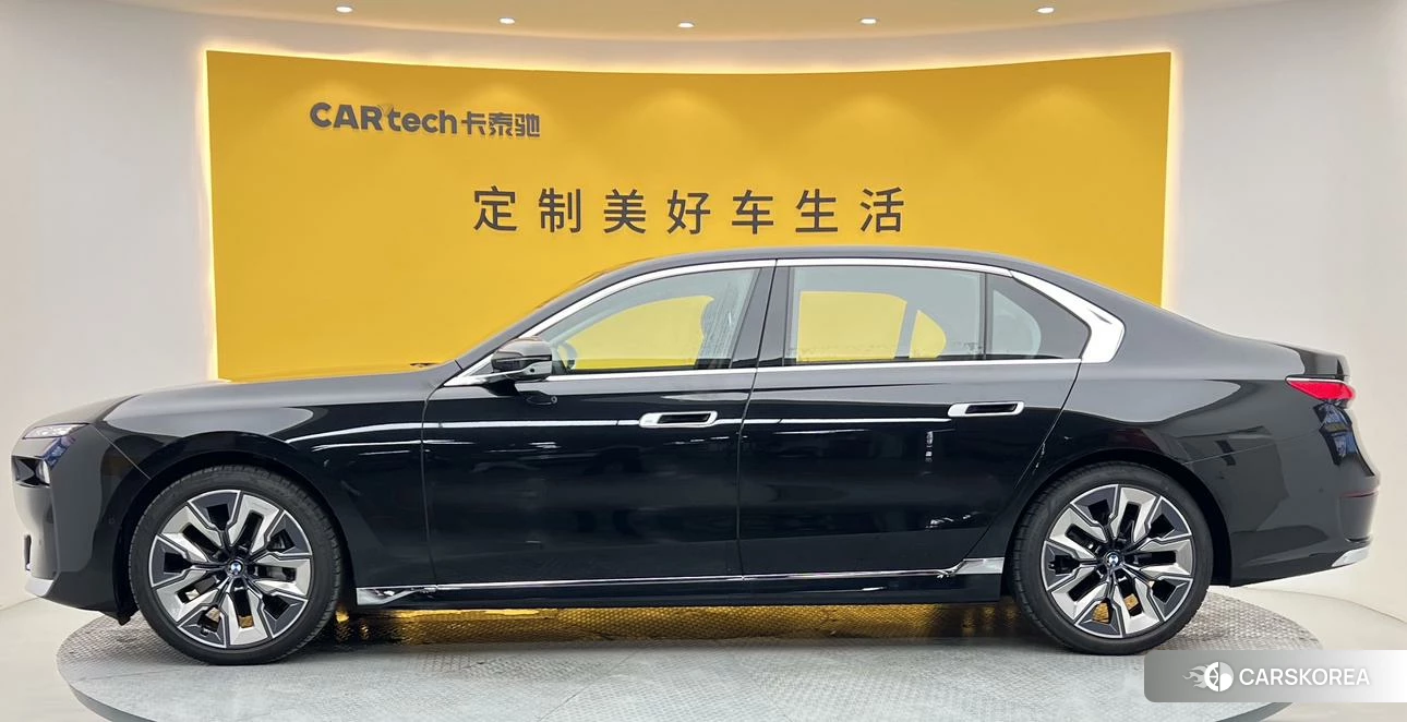 BMW 7 series 2022 Черный из Китая, фото 2