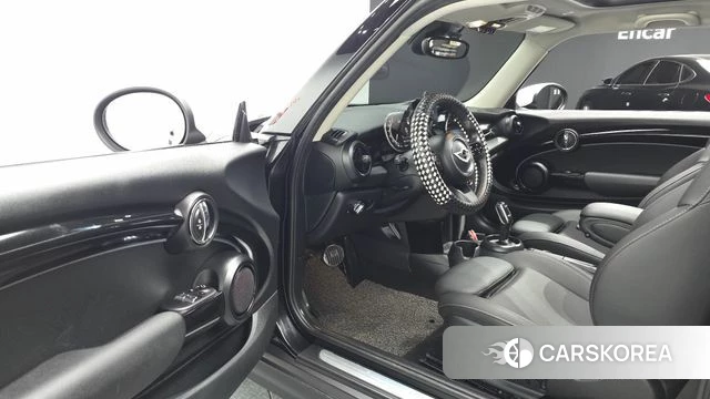 Mini Cooper 2022 Черный из Кореи, фото 2