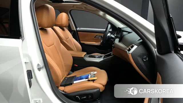 BMW 3 Series (G20) 2025 Белый из Кореи, фото 2