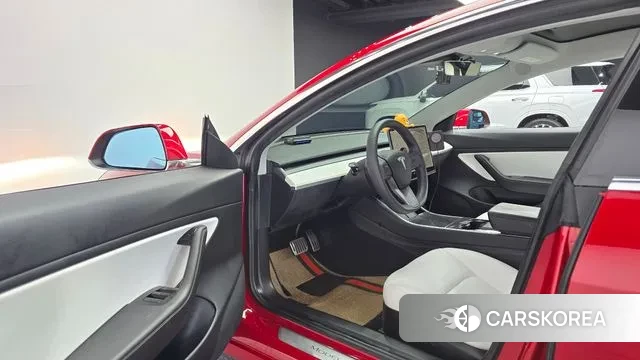 Tesla Model 3 2020 Красный из Кореи, фото 2