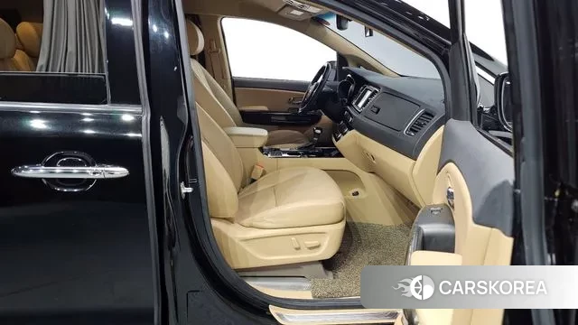 Kia The New Carnival 2019 Черный из Кореи, фото 2