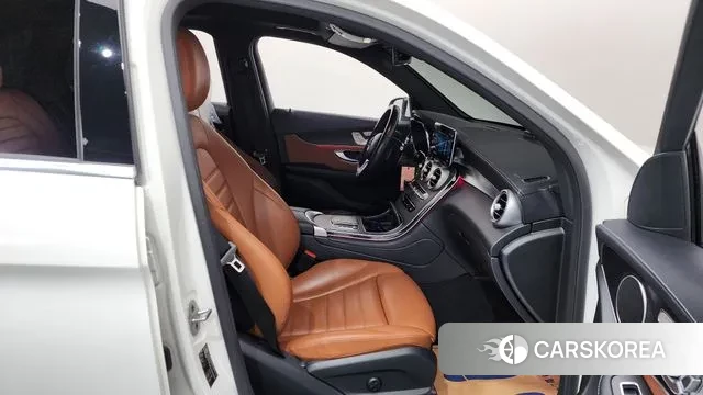 Mercedes-Benz GLC-Class X253 2022 Белый из Кореи, фото 2