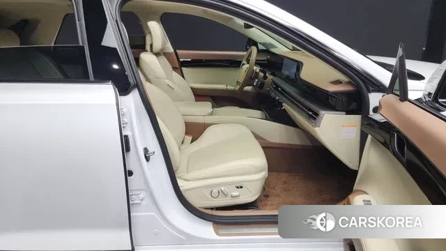 Hyundai Grandeur Hybrid (GN7) 2024 Белый из Кореи, фото 2