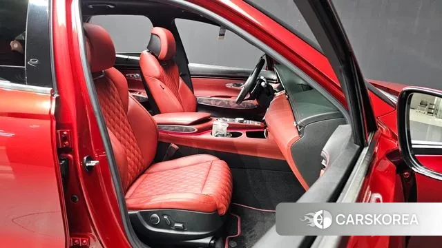 Genesis GV70 2022 Красный из Кореи, фото 2