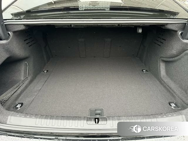 Audi A6L 2023 Черный из Китая, фото 2