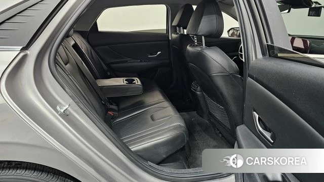 Hyundai Avante Hybrid (CN7) 2022 Серебристо-серый из Кореи, фото 2