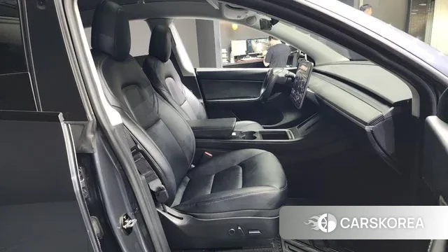 Tesla Model Y 2021 Серый из Кореи, фото 2