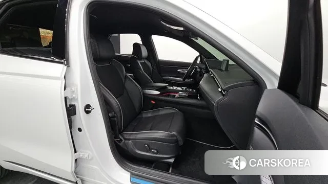 Genesis GV70 2023 Белый из Кореи, фото 2