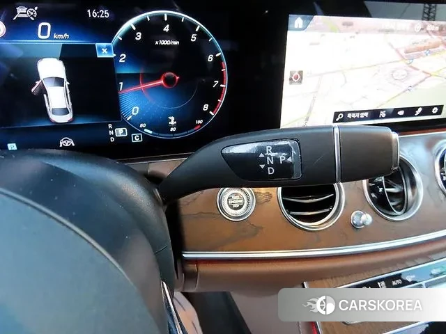 Mercedes-Benz E-Class W213 2021 Белый из Кореи, фото 2