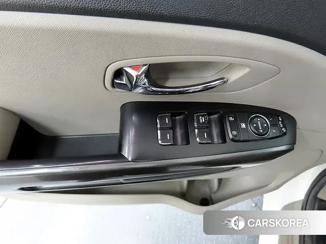 Kia The New Carnival 2018 Белый из Кореи, фото 2