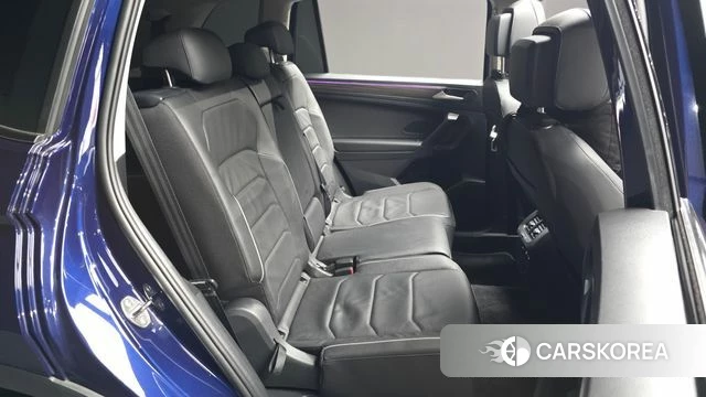 Volkswagen Tiguan Allspace 2023 Синий из Кореи, фото 2