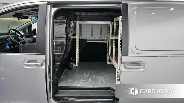 Hyundai Staria 2023 Серебряный из Кореи, фото 2