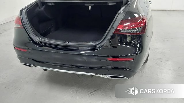 Mercedes-Benz E-Class W213 2022 Черный из Кореи, фото 2