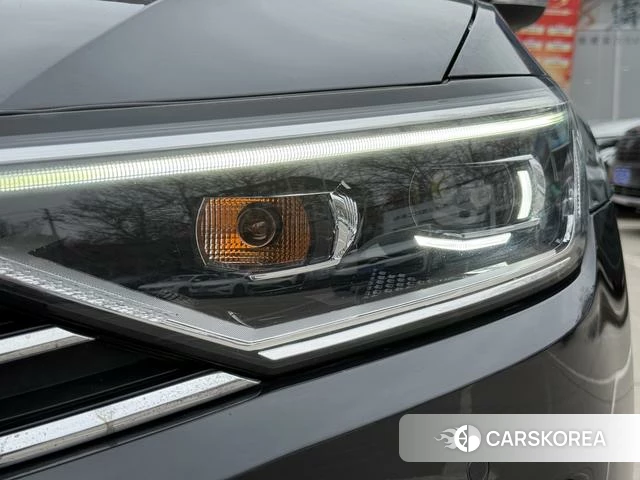 Volkswagen Magotan 2022 Черный из Китая, фото 2