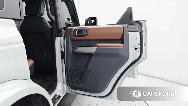 Ford Bronco 6th Generation 2023 Небесно-голубой из Кореи, фото 2