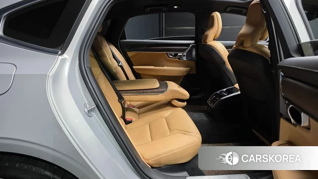 Volvo S90 2023 Серебристо-серый из Кореи, фото 2