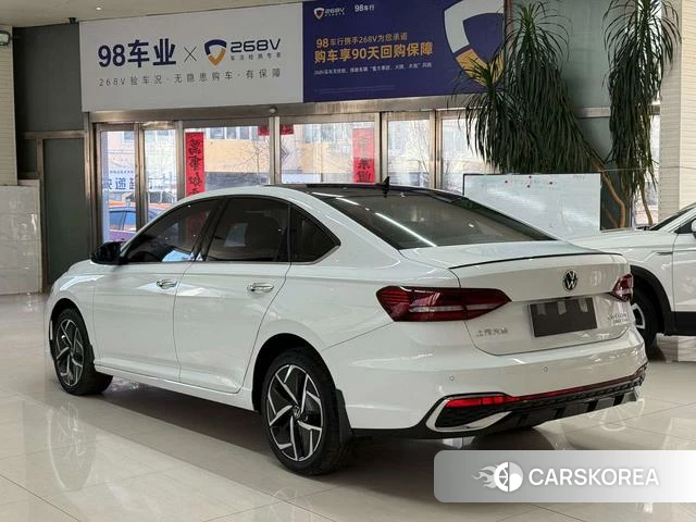 Volkswagen Lavida 2023 Белый из Китая, фото 2