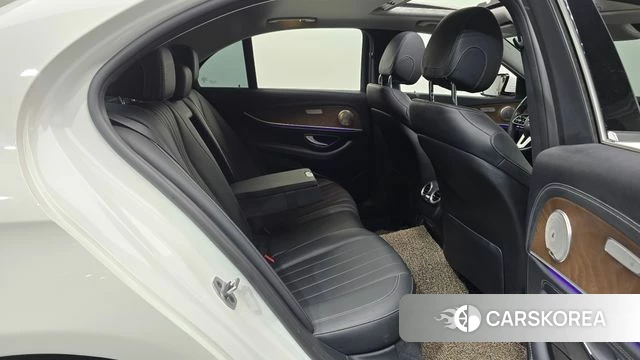 Mercedes-Benz E-Class W213 2019 Белый из Кореи, фото 2