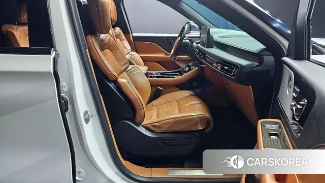 Lincoln Aviator 2nd generation 2021 Белый из Кореи, фото 2