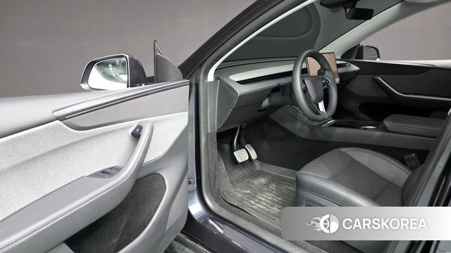 Tesla Model Y 2025 Серый из Кореи, фото 2