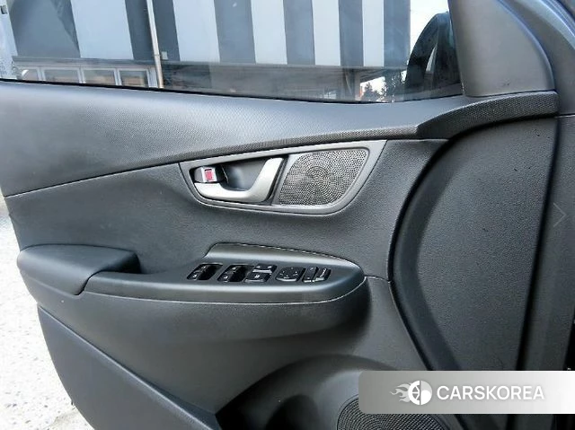 Hyundai Kona 2019 Серебристо-серый из Кореи, фото 2