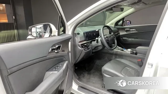 Kia The New Sportage 5th Generation Hybrid 2025 Белый из Кореи, фото 2