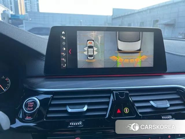 BMW 5 Series (G30) 2018 Белый из Кореи, фото 2