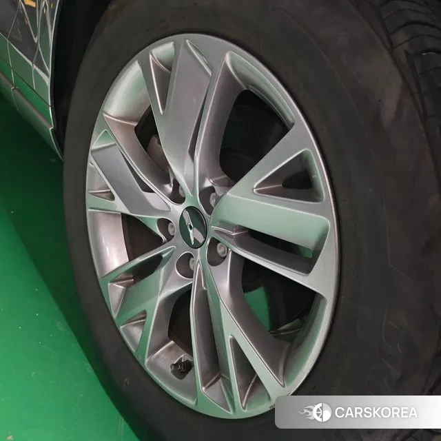 Genesis GV70 2023 Серебристо-серый из Кореи, фото 2