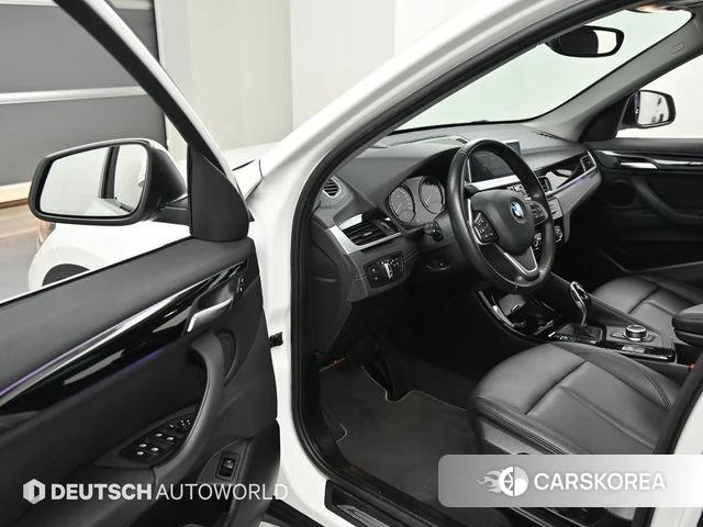 BMW X1 (F48) 2022 Белый из Кореи, фото 2