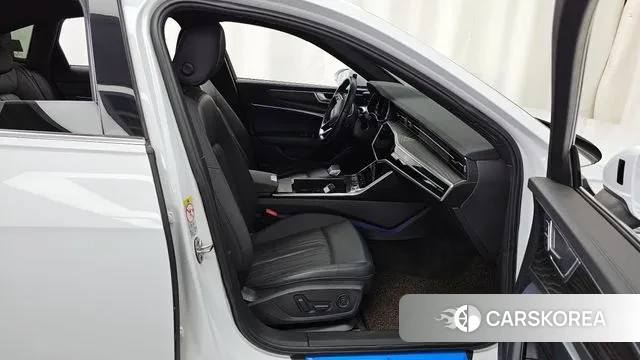 Audi A6 (C8) 2021 Белый из Кореи, фото 2