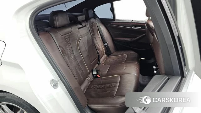 BMW 5 Series (G30) 2019 Белый из Кореи, фото 2